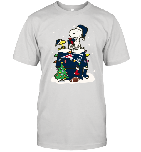 A Happy Christmas With New England Patriots Snoopy Unisex Jersey Tee