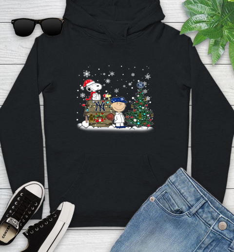 MLB New York Yankees Snoopy Charlie Brown Christmas Baseball Commissioner's Trophy Youth Hoodie