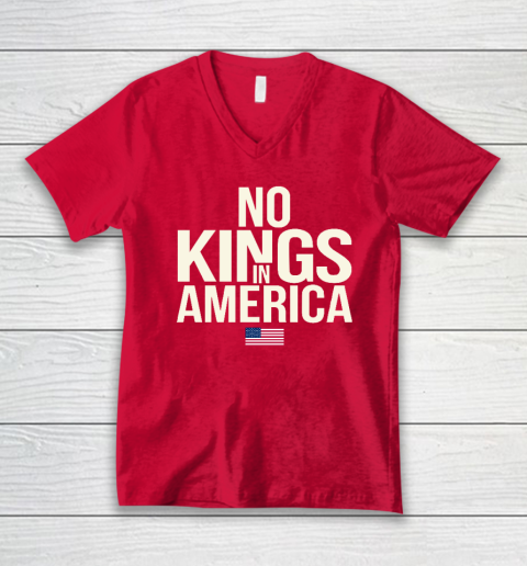 No Kings In America V-Neck T-Shirt 5