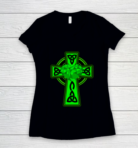 Irish Valentines Celtic Cross Irish American Heart Celtic Women's V-Neck T-Shirt
