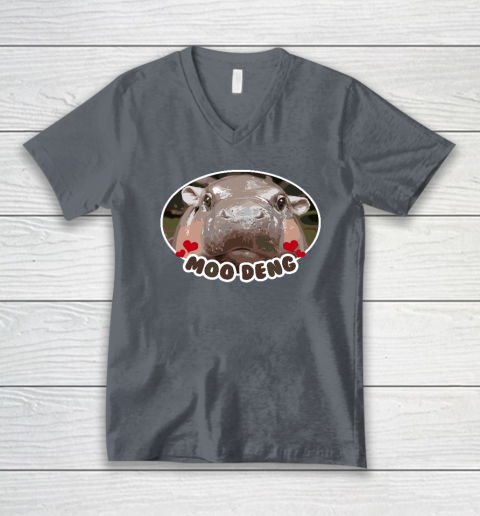 Moo Deng Bouncy Pig in Thai Picture The Cute Baby Hippo V-Neck T-Shirt 3