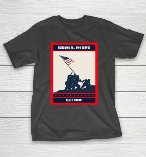 Independence Day 4th Of July HONORING ALL WHO SERVED MEMORIAL DAY  POSTAGE STAMP T-Shirt