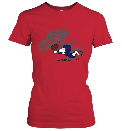 New York Giants Snoopy Plays The Football Game Women's T-Shirt