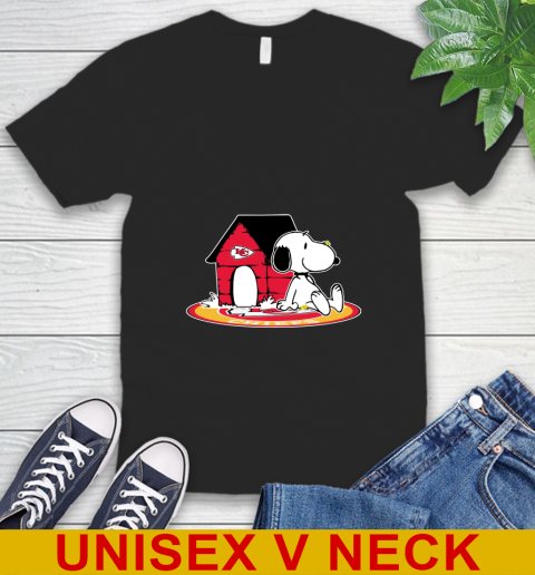 NFL Football Kansas City Chiefs Snoopy The Peanuts Movie Shirt V-Neck T-Shirt 2