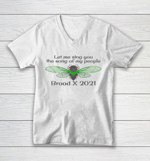 Cicada 2021 Funny Insect Lover Brood X 2021 Periodical V-Neck T-Shirt