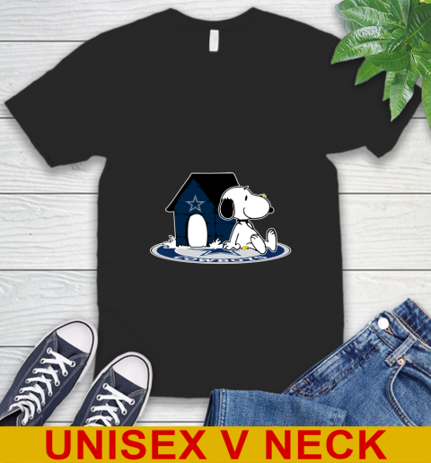 NFL Football Dallas Cowboys Snoopy The Peanuts Movie Shirt V-Neck T-Shirt 2