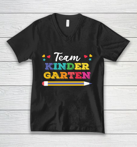 Back to School Team Kinder Garten V-Neck T-Shirt