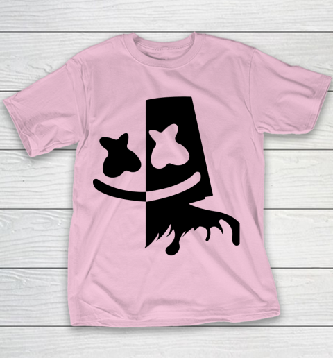 Black and white sale pink shirt