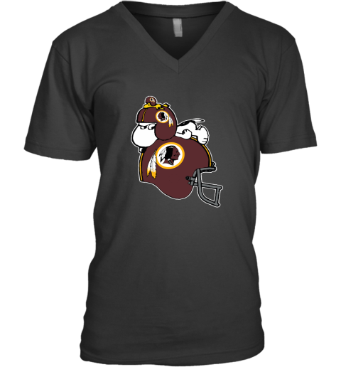 Snoopy And Woodstock Resting On Washington Redskins Helmet V-Neck T-Shirt