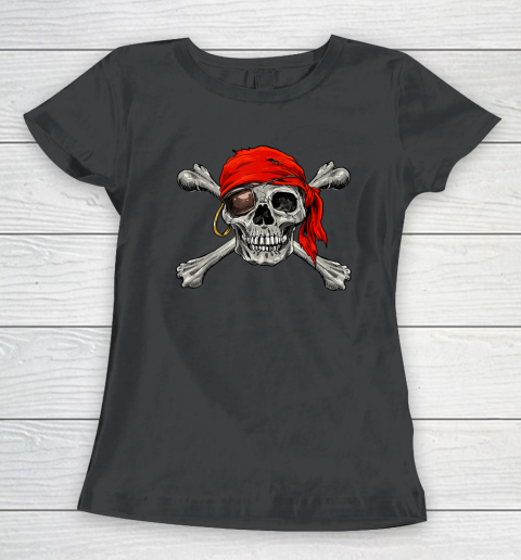 Jolly Roger Pirate Skull Crossbones Halloween Costume Women's T-Shirt