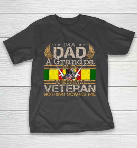 Vietnam War Veteran U S Army Retired Soldier Gift Mom Dad T-Shirt