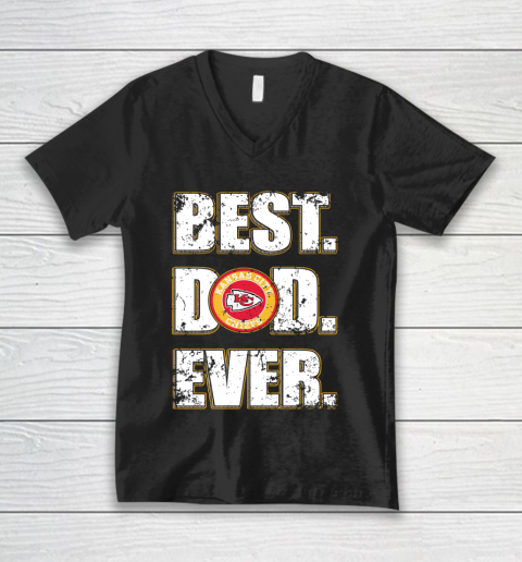 NFL Kansas City Chiefs Football Best Dad Ever Family Shirt V-Neck T-Shirt