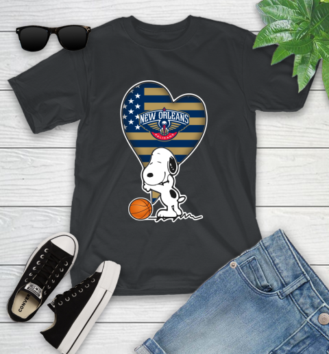 New Orleans Pelicans NBA Basketball The Peanuts Movie Adorable Snoopy Youth T-Shirt 2