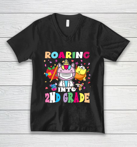 Back to school shirt Roaring into 2nd grade V-Neck T-Shirt