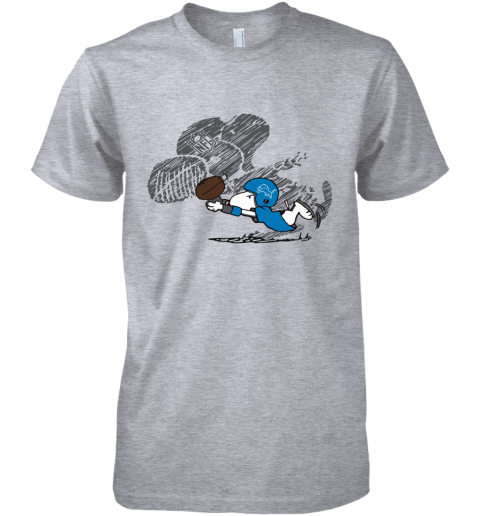 Detroit Lions Snoopy Plays The Football Game Premium Men's T-Shirt