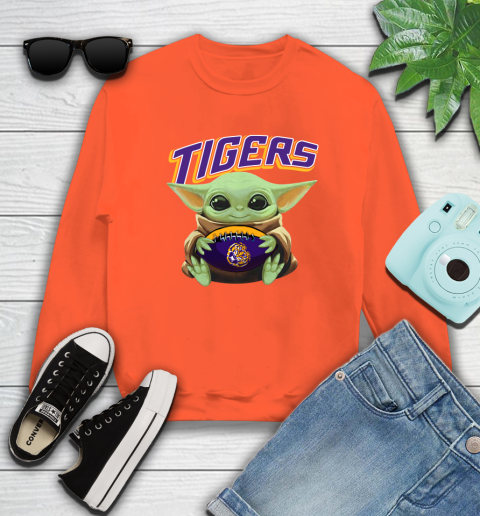 Baby Yoda Loves The LSU Tigers Star Wars NCAA Shirt 28