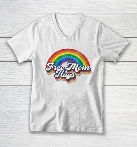 Free Mom Hugs Rainbow Heart LGBT Flag LGBT Pride Month V-Neck T-Shirt