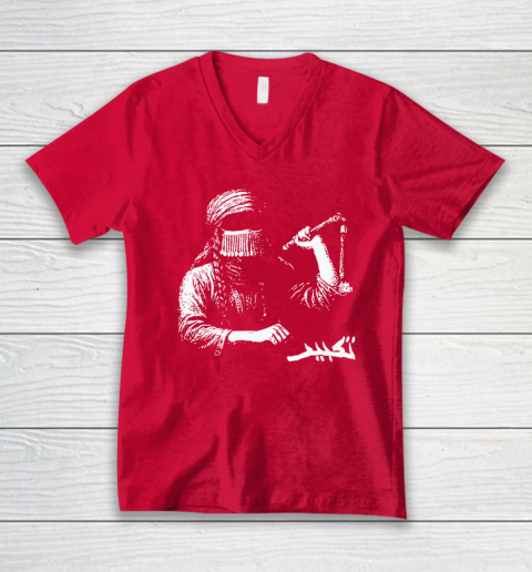Taqbir x Doga Sultan Collaboration V-Neck T-Shirt 5