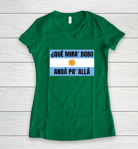 Qué Miras Bobo Women's V-Neck T-Shirt 3