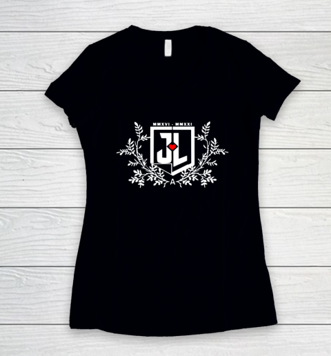 Justice League Associate Producer Women's V-Neck T-Shirt
