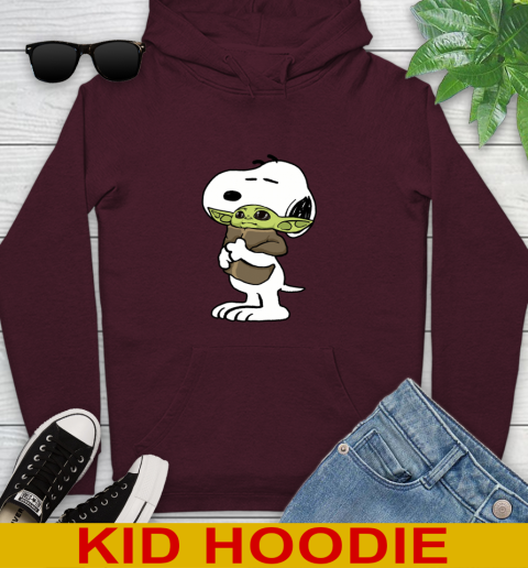 Snoopy Hugging Baby Yoda Shirt 140