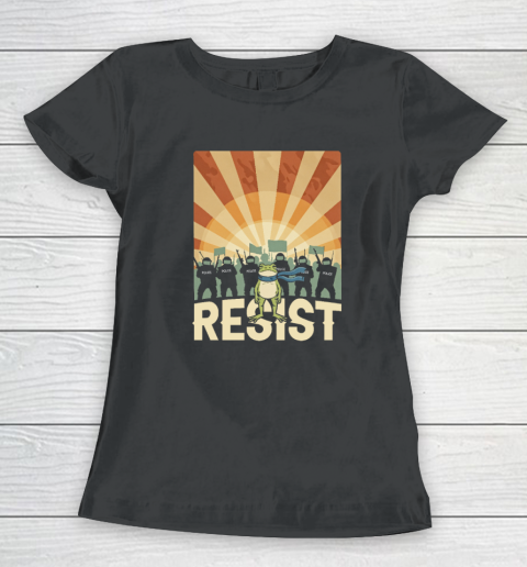 Resist Police Portland Frog Protest Retro Vintage Shirt Women's T-Shirt