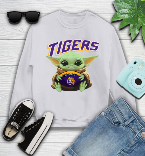 Baby Yoda Loves The LSU Tigers Star Wars NCAA Shirt 116