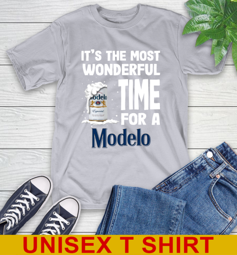 I't the most wonderful time for a Modelo Especial beer lovers 5