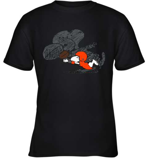 Cleveland Browns Snoopy Plays The Football Game Youth T-Shirt