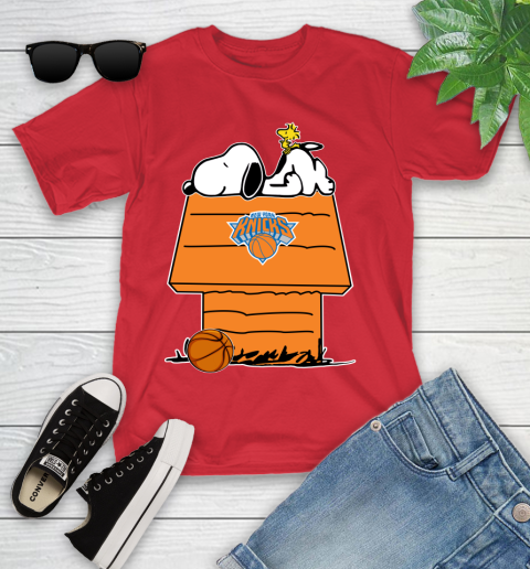 New York Knicks NBA Basketball Snoopy Woodstock The Peanuts Movie Youth T-Shirt 10