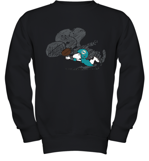 Miami Dolphins Snoopy Plays The Football Game Youth Sweatshirt