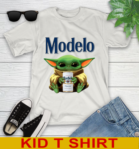 Star Wars Baby Yoda Hugs Modelo Especial Beer Shirt 112