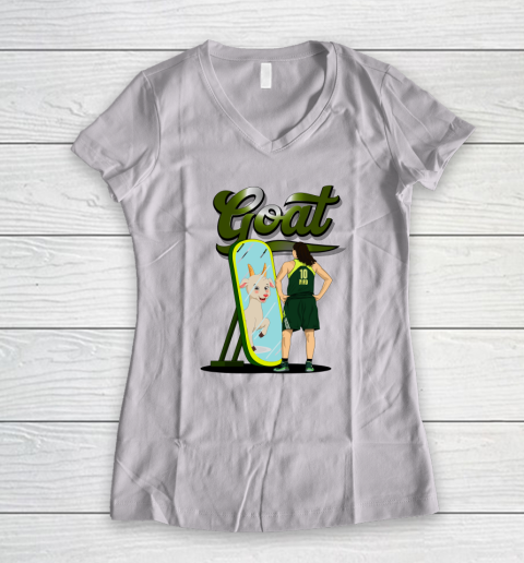 Sue Bird  The GOAT Women's V-Neck T-Shirt