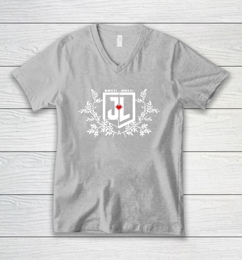 Justice League Associate Producer V-Neck T-Shirt 3