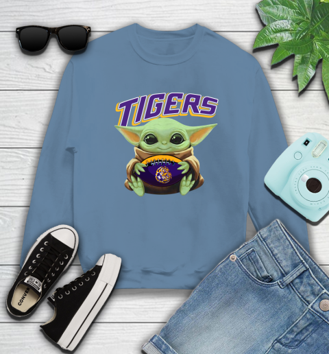 Baby Yoda Loves The LSU Tigers Star Wars NCAA Shirt 32