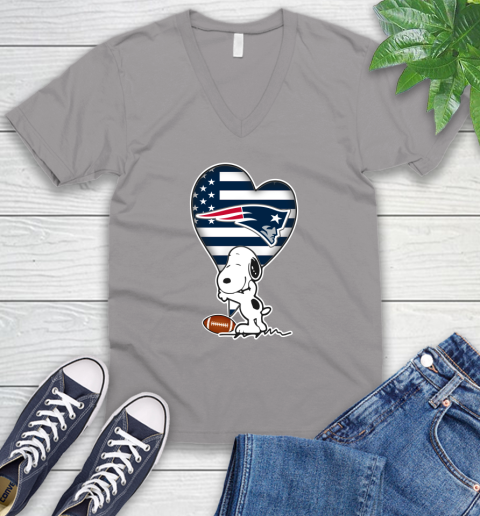 New England Patriots NFL Football The Peanuts Movie Adorable Snoopy V-Neck T-Shirt 4