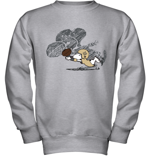 New Orleans Saints Snoopy Plays The Football Game Youth Sweatshirt