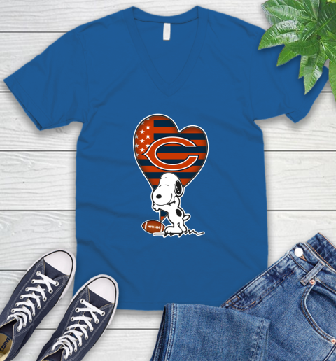 Chicago Bears NFL Football The Peanuts Movie Adorable Snoopy V-Neck T-Shirt 6