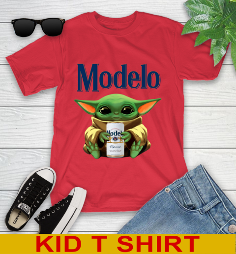 Star Wars Baby Yoda Hugs Modelo Especial Beer Shirt 110