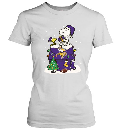 A Happy Christmas With Minnesota Vikings Snoopy Women's T-Shirt