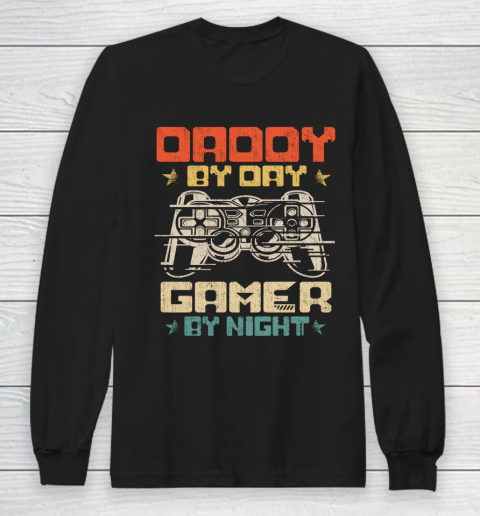 Daddy By Day Gamer By Night Funny Dad Jokes Vintage Gaming Long Sleeve T-Shirt