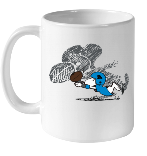 p69k carolina panthers snoopy plays the football game ceramic mug 110 56 front white