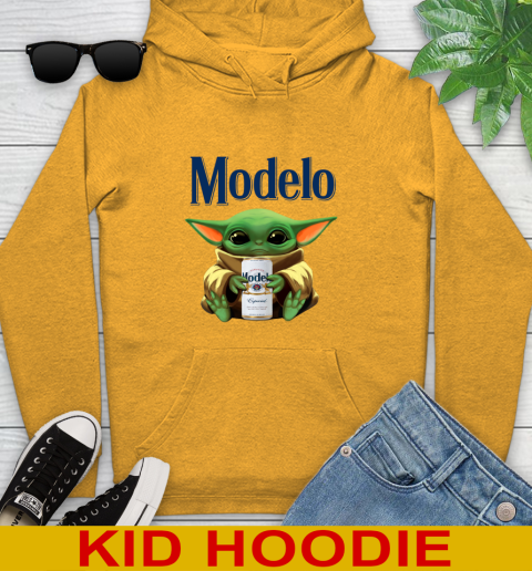 Star Wars Baby Yoda Hugs Modelo Especial Beer Shirt 136