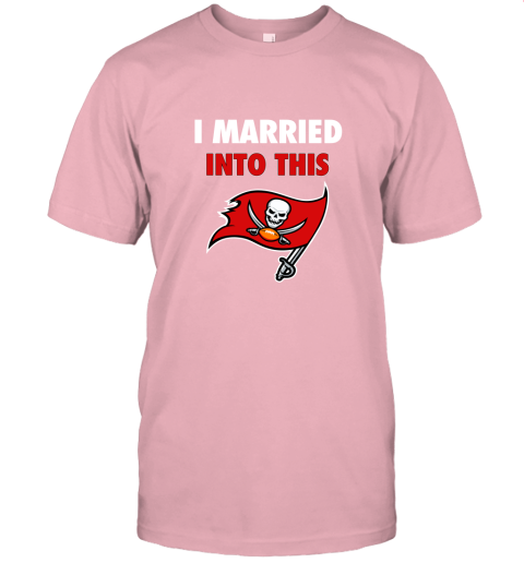 qs7u i married into this tampa bay buccaneers football nfl jersey t shirt 60 front pink