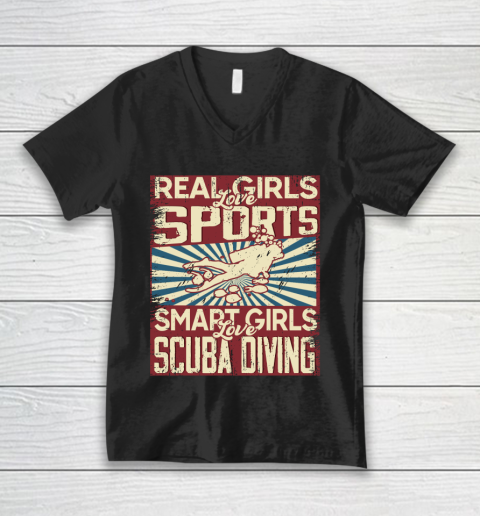 Real girls love sports smart girls love scuba diving V-Neck T-Shirt