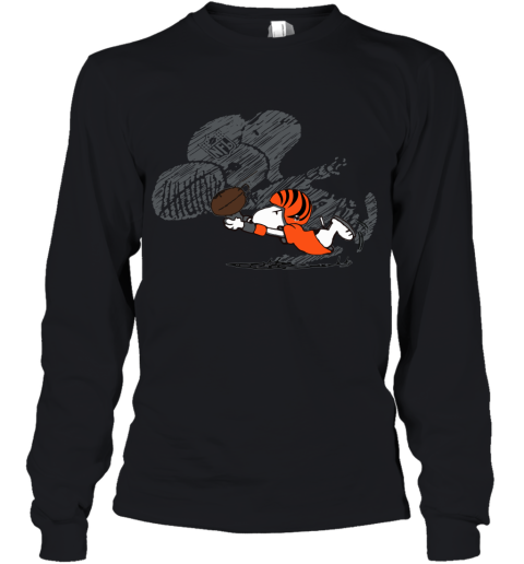 Cincinnati Bengals Snoopy Plays The Football Game Youth Long Sleeve