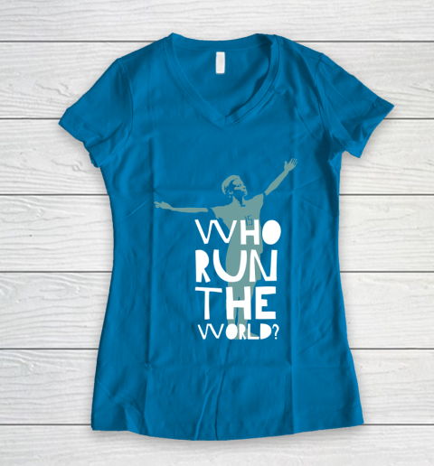 Megan Rapinoe Who Run The World Women's V-Neck T-Shirt 5