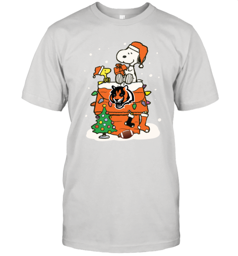 A Happy Christmas With Cincinnati Bengals Snoopy Unisex Jersey Tee