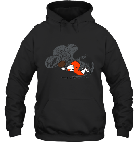 Cleveland Browns Snoopy Plays The Football Game Hoodie