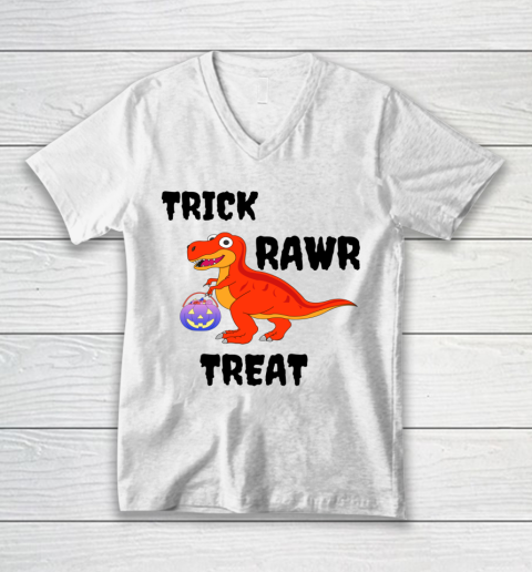 Funny Dinosaur Halloween Trick Rawr Treat Pun V-Neck T-Shirt